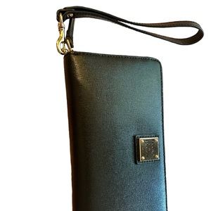 Black Dooney & Bourke Wristlet